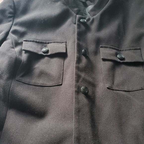 Chic Button-up - Picture 2 of 6